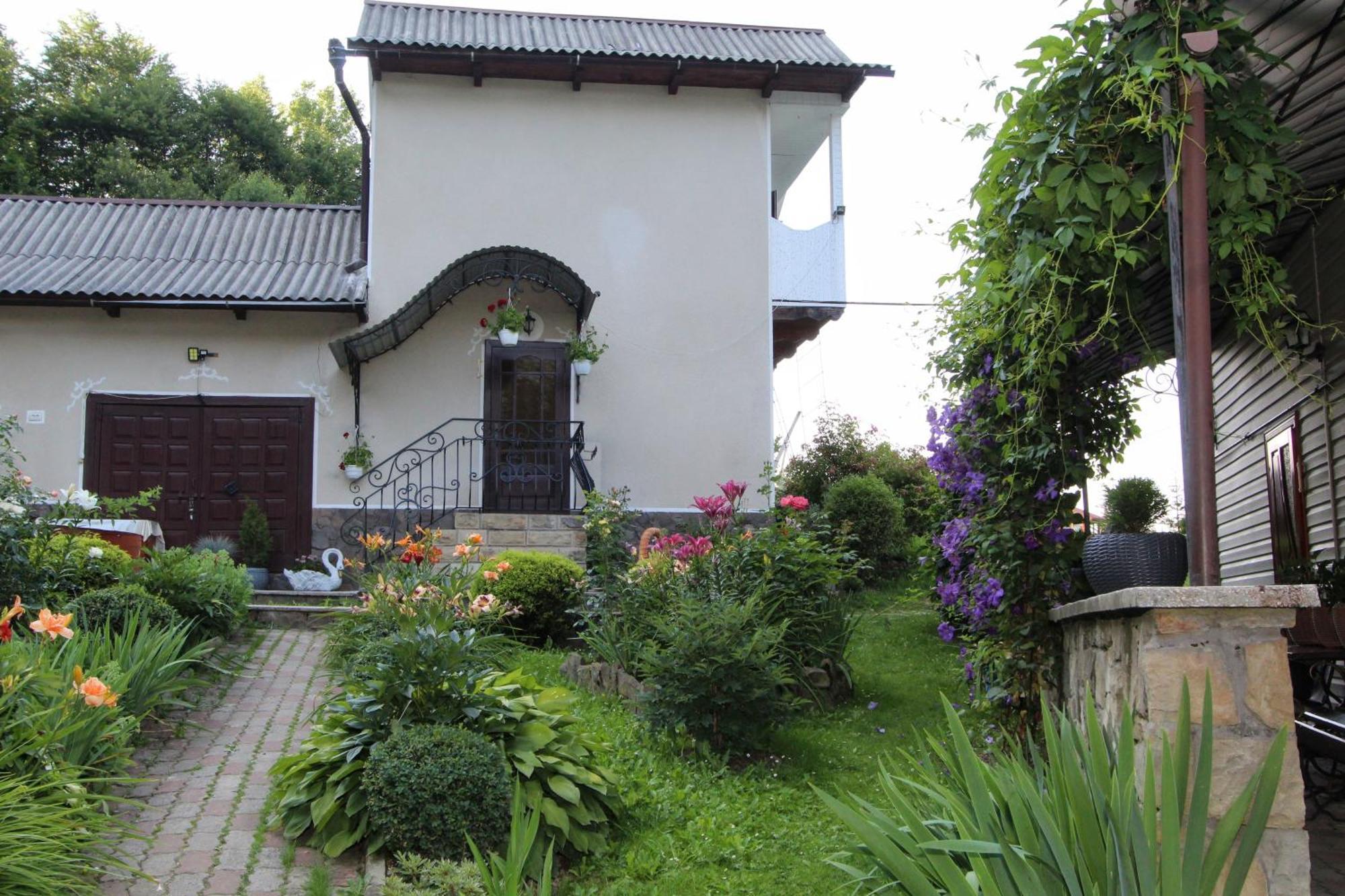 Котедж "Красний Краєвид" Yaremche Exterior photo