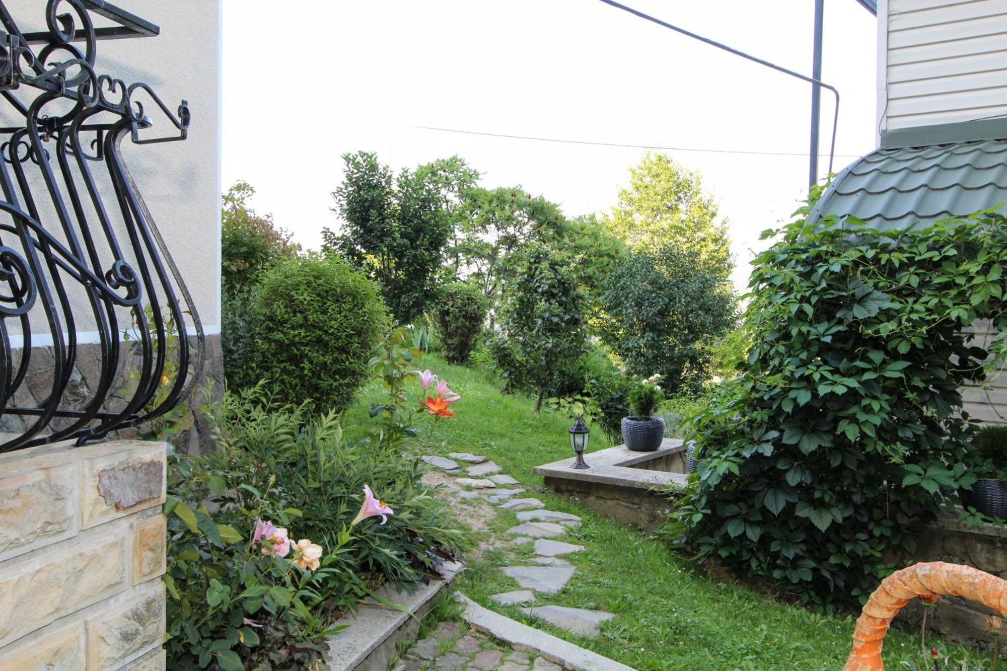 Котедж "Красний Краєвид" Yaremche Exterior photo