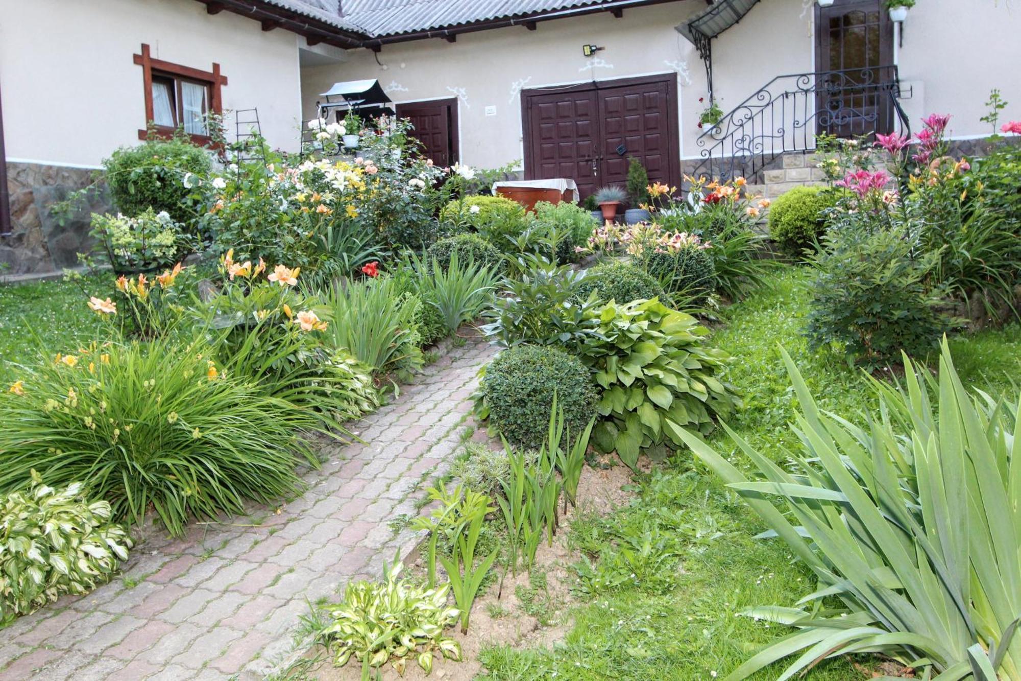 Котедж "Красний Краєвид" Yaremche Exterior photo