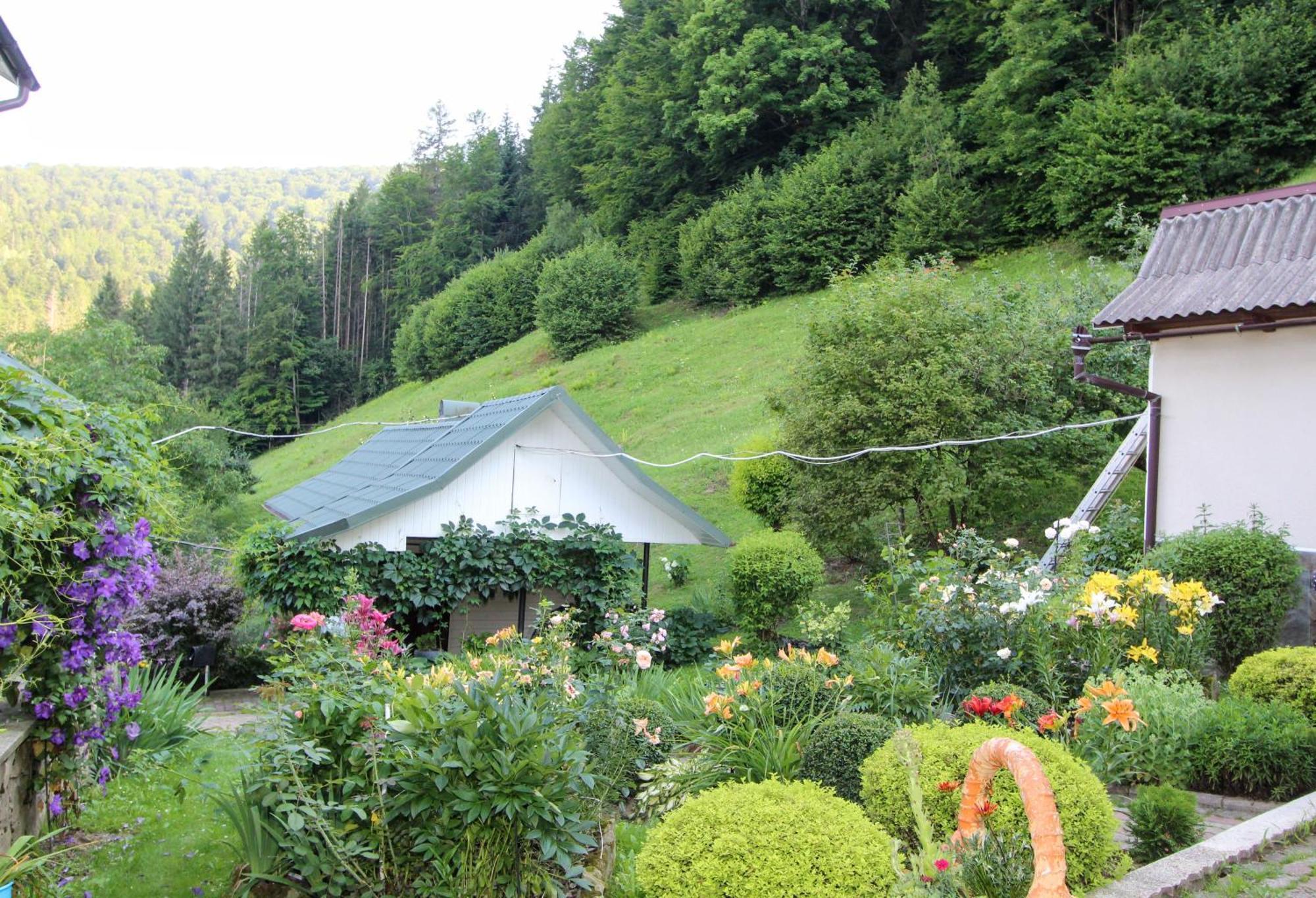 Котедж "Красний Краєвид" Yaremche Exterior photo