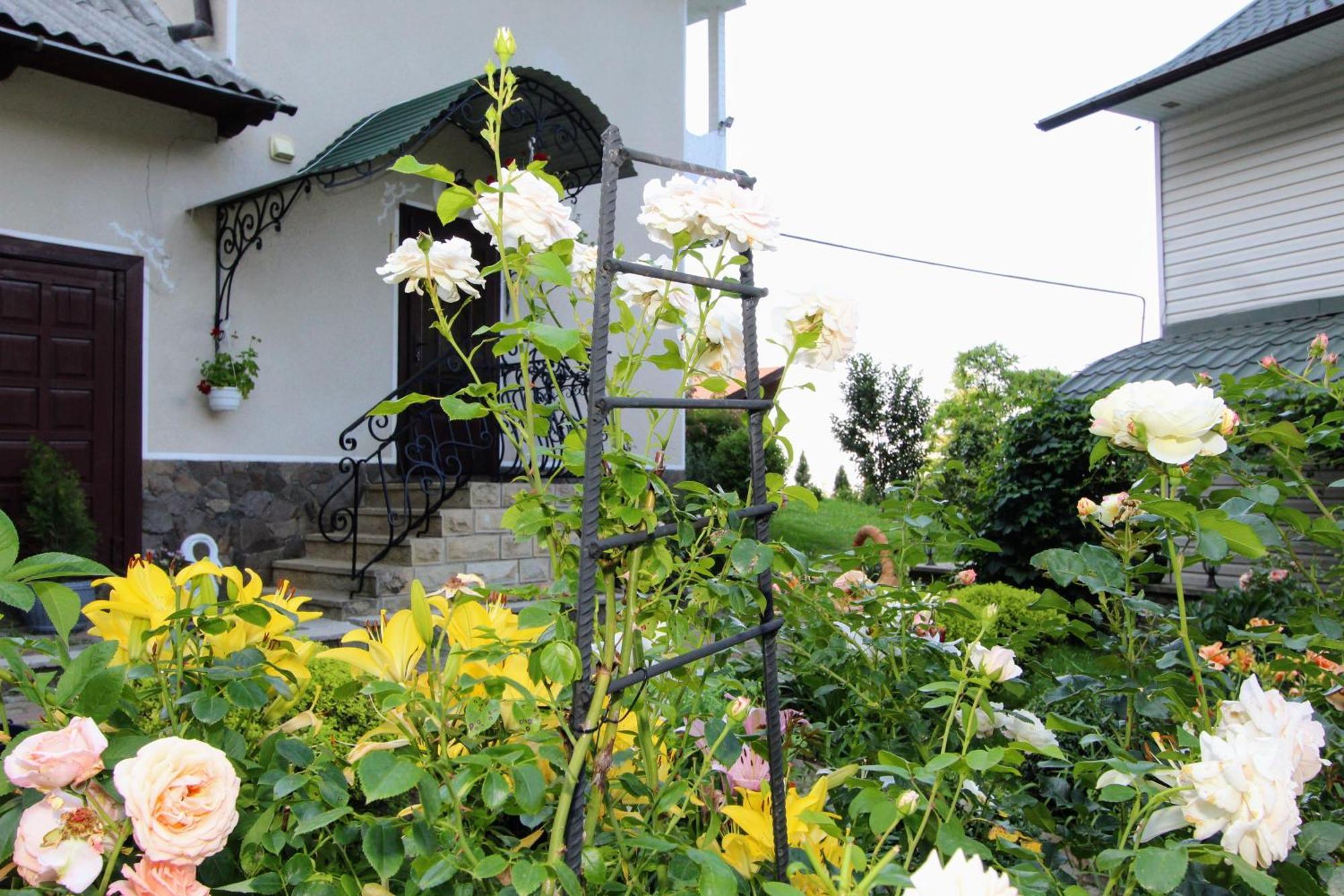 Котедж "Красний Краєвид" Yaremche Exterior photo