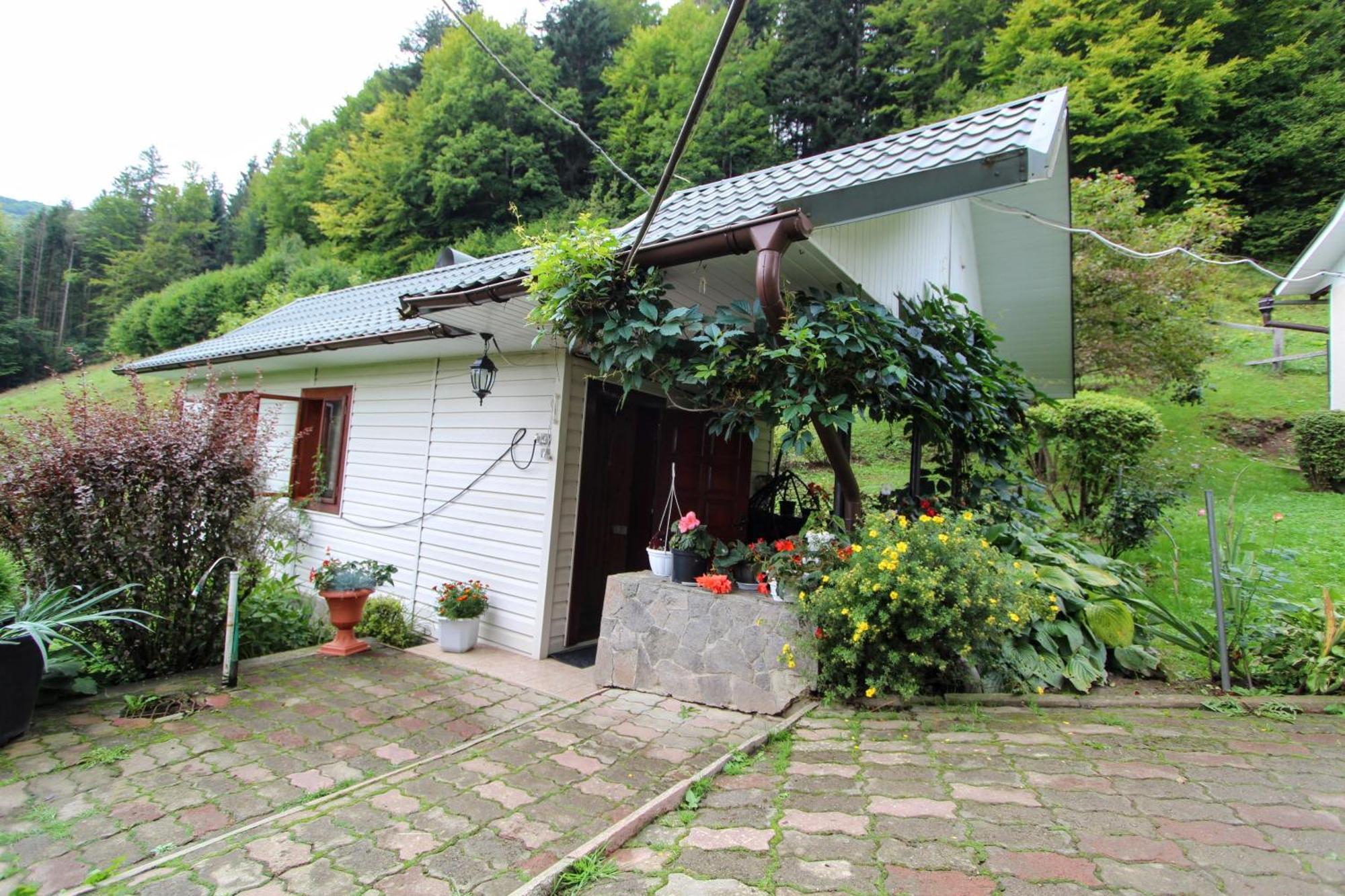 Котедж "Красний Краєвид" Yaremche Exterior photo