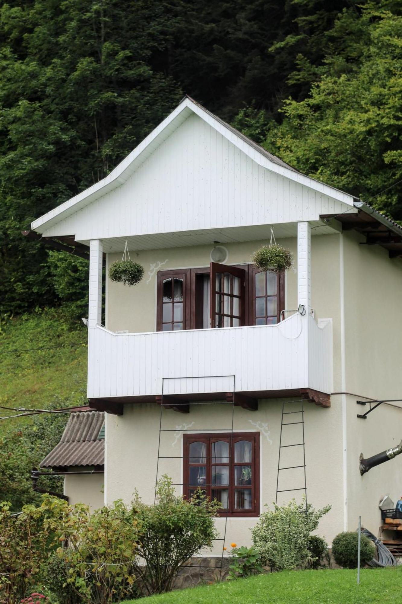 Котедж "Красний Краєвид" Yaremche Exterior photo